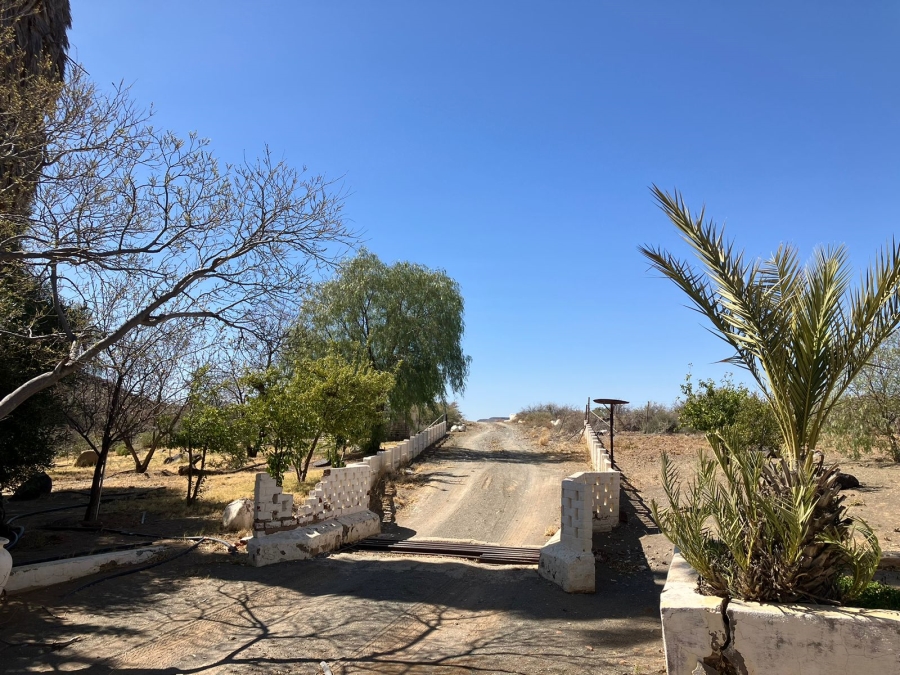 4 Bedroom Property for Sale in Vanwyksvlei Northern Cape